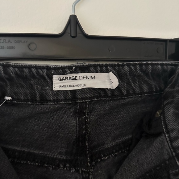 Garage High Rise Black Jeans Relaxed Fit - Picture 3 of 3